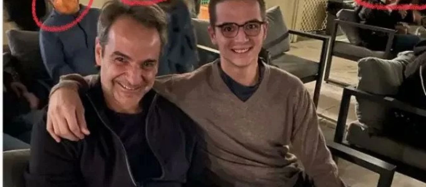 Προκλητική φωτογραφία Κ.Μητσοτάκη: «Ανέμελος» χωρίς μάσκα σε κινηματογράφο